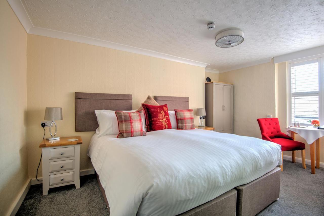 Potters Mooring Hotel Тінмут Екстер'єр фото