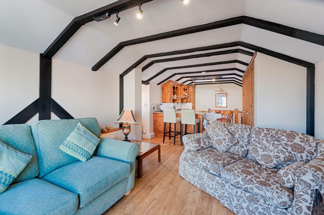 Potters Mooring Hotel Тінмут Екстер'єр фото